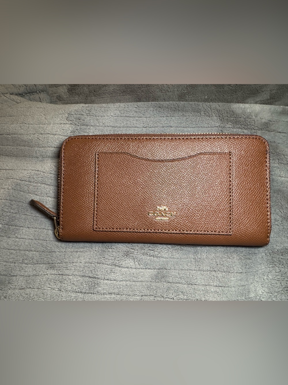 Coach cross grain leather accordion zip wallet